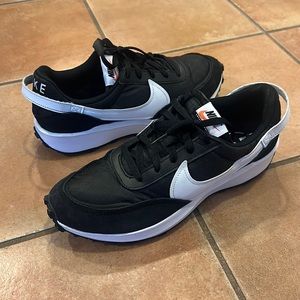 Men’s size 10 Nike Waffle Debut sneakers (used)